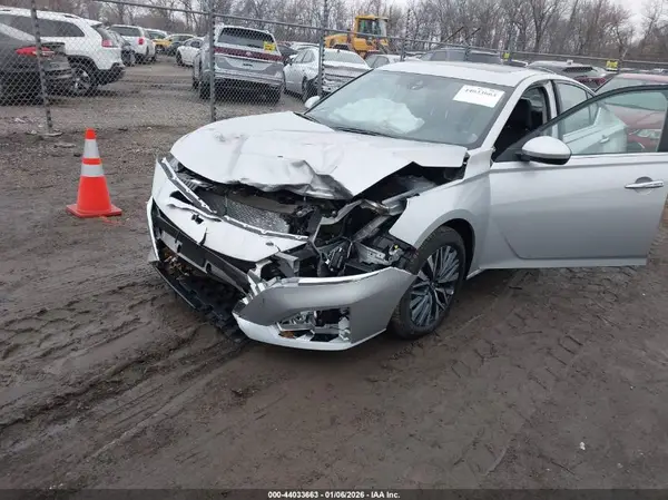1N4BL4DW4SN413590 2025 NISSAN ALTIMA - Image 2