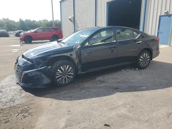 1N4BL4DW5PN326353 2023 NISSAN ALTIMA - Image 1