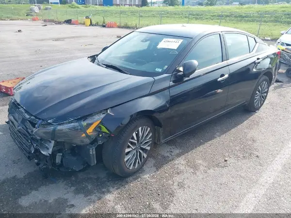 1N4BL4DW5PN333982 2023 NISSAN ALTIMA - Image 2
