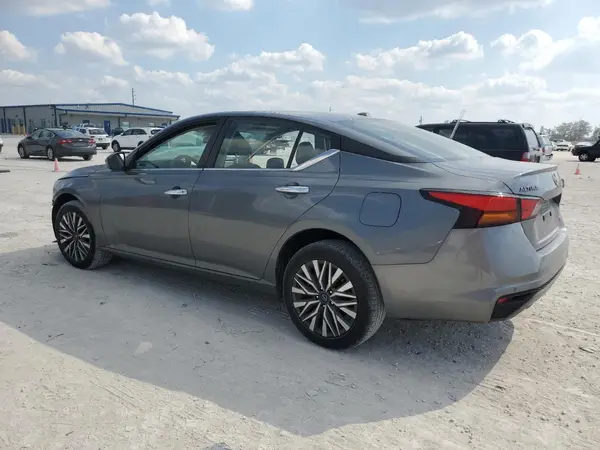 1N4BL4DW5PN358302 2023 NISSAN ALTIMA - Image 2