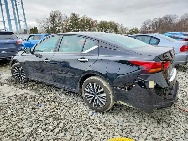 1N4BL4DW5PN400709 2023 NISSAN ALTIMA - Image 2