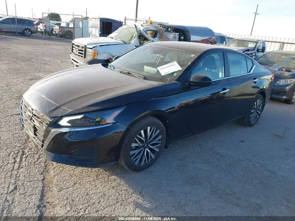 1N4BL4DW5PN402668 2023 NISSAN ALTIMA - Image 2