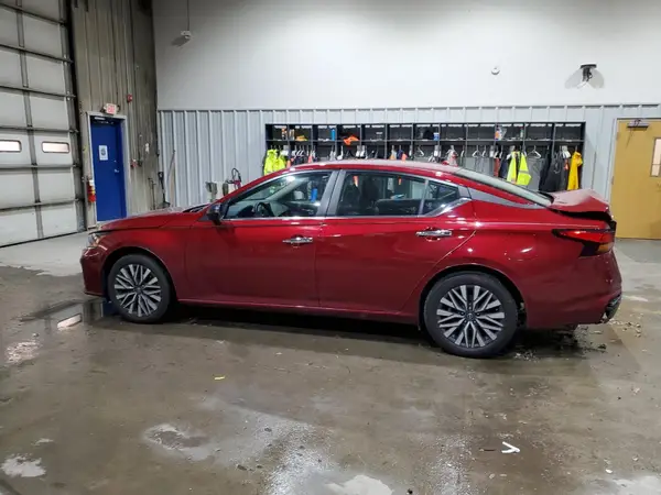 1N4BL4DW5RN402611 2024 NISSAN ALTIMA - Image 2