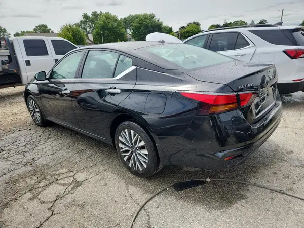 1N4BL4DW5RN420915 2024 NISSAN ALTIMA - Image 2