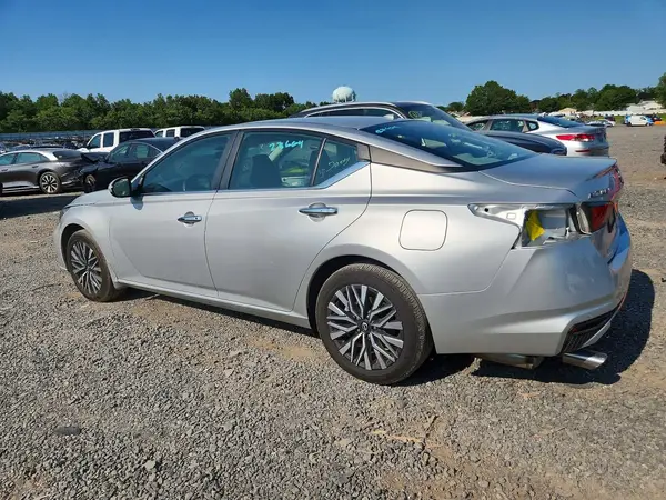 1N4BL4DW5RN422454 2024 NISSAN ALTIMA - Image 2