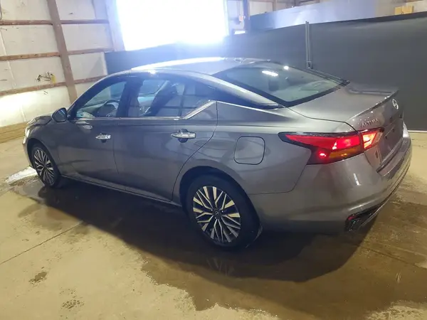 1N4BL4DW5SN369910 2025 NISSAN ALTIMA - Image 2