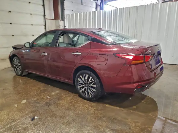 1N4BL4DW5SN392569 2025 NISSAN ALTIMA - Image 2
