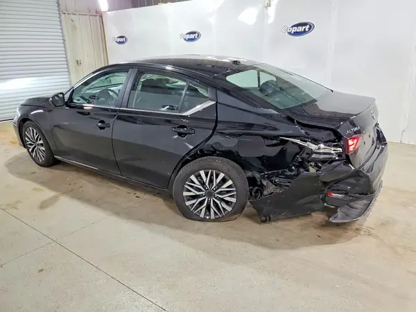 1N4BL4DW5TN317811 2026 NISSAN ALTIMA - Image 2