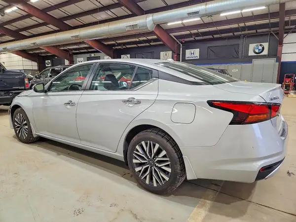 1N4BL4DW6PN309187 2023 NISSAN ALTIMA - Image 2
