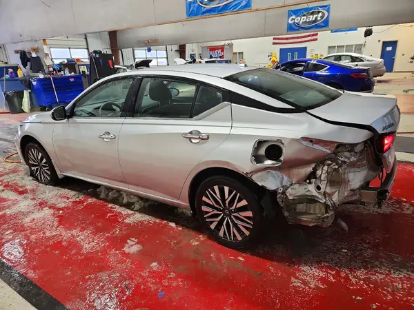 1N4BL4DW6PN343789 2023 NISSAN ALTIMA - Image 2