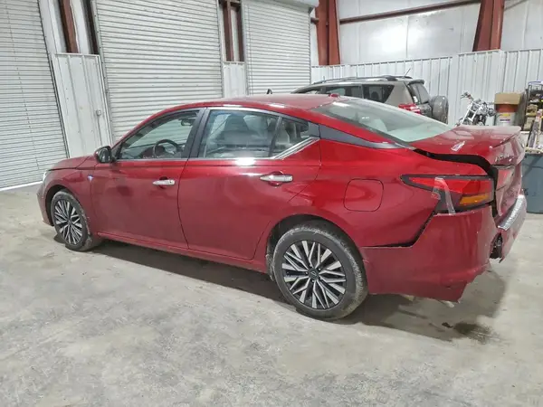 1N4BL4DW6PN418328 2023 NISSAN ALTIMA - Image 2