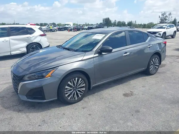 1N4BL4DW6RN403296 2024 NISSAN ALTIMA - Image 2