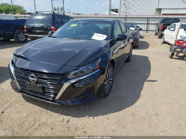 1N4BL4DW6SN328685 2025 NISSAN ALTIMA - Image 2