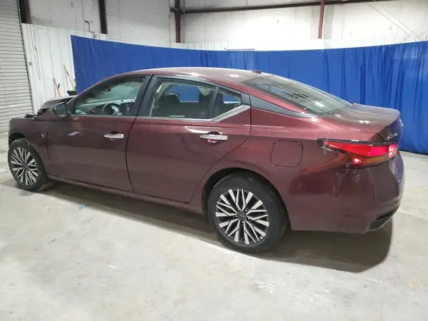 1N4BL4DW6SN330582 2025 NISSAN ALTIMA - Image 2