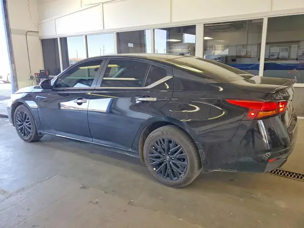 1N4BL4DW6SN358849 2025 NISSAN ALTIMA - Image 2