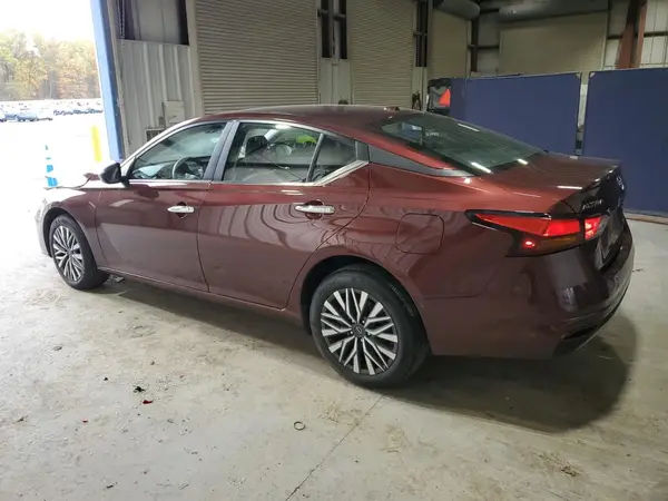 1N4BL4DW6SN370242 2025 NISSAN ALTIMA - Image 2