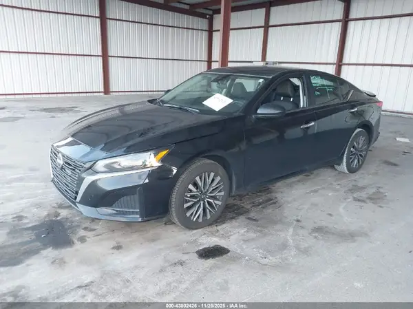 1N4BL4DW6SN391768 2025 NISSAN ALTIMA - Image 2