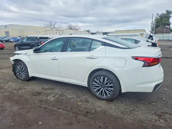 1N4BL4DW6SN421738 2025 NISSAN ALTIMA - Image 2