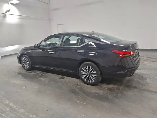 1N4BL4DW7PN366689 2023 NISSAN ALTIMA - Image 2