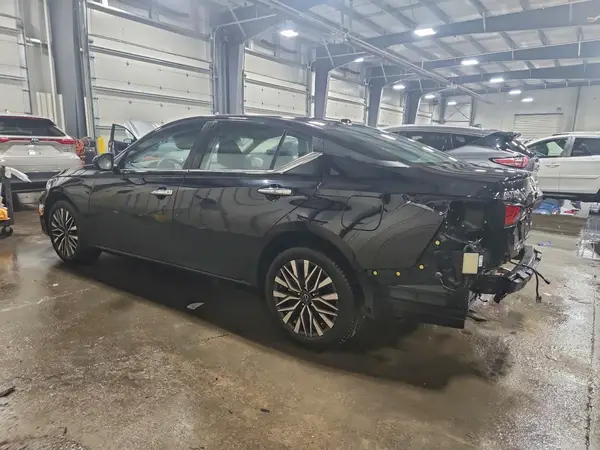 1N4BL4DW7PN416703 2023 NISSAN ALTIMA - Image 2