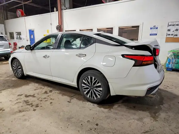 1N4BL4DW7RN313574 2024 NISSAN ALTIMA - Image 2
