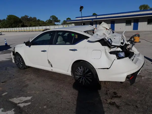 1N4BL4DW7RN353234 2024 NISSAN ALTIMA - Image 2