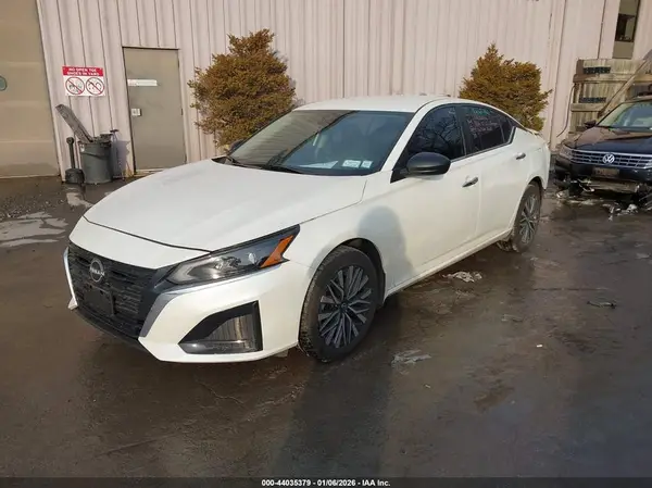 1N4BL4DW7RN399128 2024 NISSAN ALTIMA - Image 2