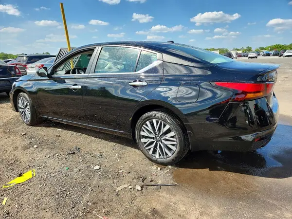 1N4BL4DW7RN420169 2024 NISSAN ALTIMA - Image 2