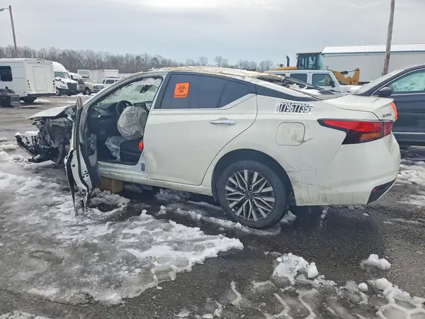 1N4BL4DW7SN345818 2025 NISSAN ALTIMA - Image 2