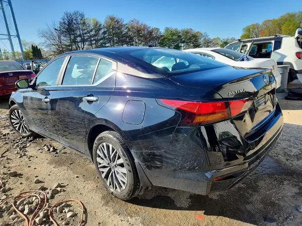1N4BL4DW7SN347617 2025 NISSAN ALTIMA - Image 2