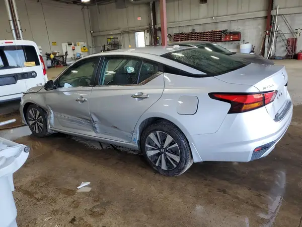 1N4BL4DW8NN304909 2022 NISSAN ALTIMA - Image 2