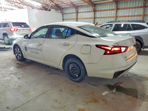 1N4BL4DW8NN329678 2022 NISSAN ALTIMA - Image 2