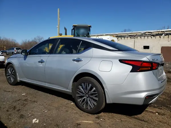 1N4BL4DW8PN357452 2023 NISSAN ALTIMA - Image 2