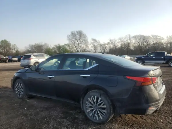 1N4BL4DW8PN383596 2023 NISSAN ALTIMA - Image 2