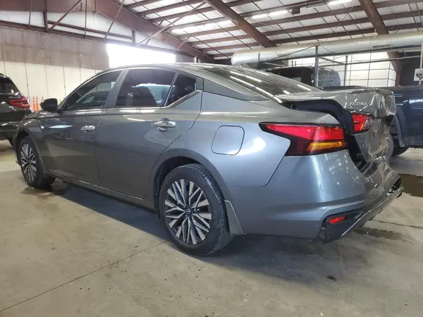 1N4BL4DW8RN415398 2024 NISSAN ALTIMA - Image 2