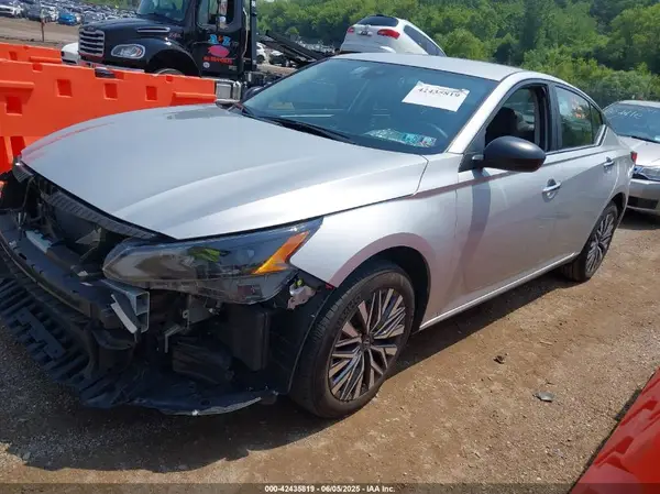 1N4BL4DW8RN423808 2024 NISSAN ALTIMA - Image 2