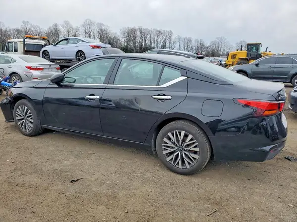 1N4BL4DW8RN428944 2024 NISSAN ALTIMA - Image 2