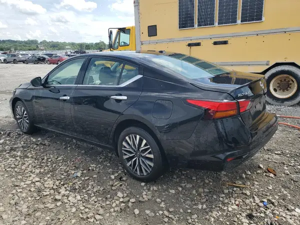 1N4BL4DW8SN329417 2025 NISSAN ALTIMA - Image 2