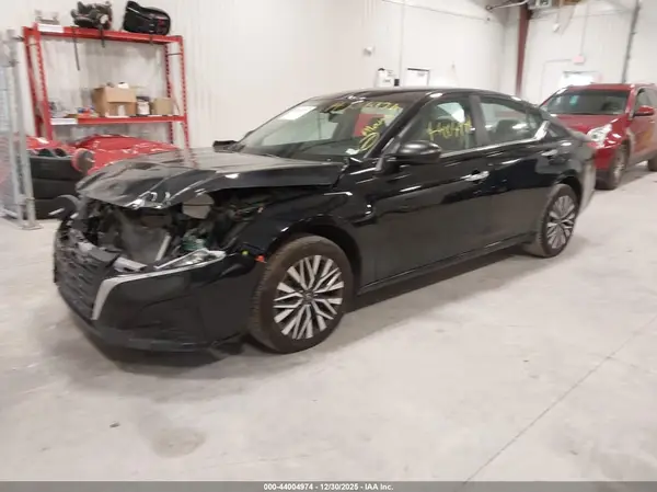 1N4BL4DW8SN331233 2025 NISSAN ALTIMA - Image 2