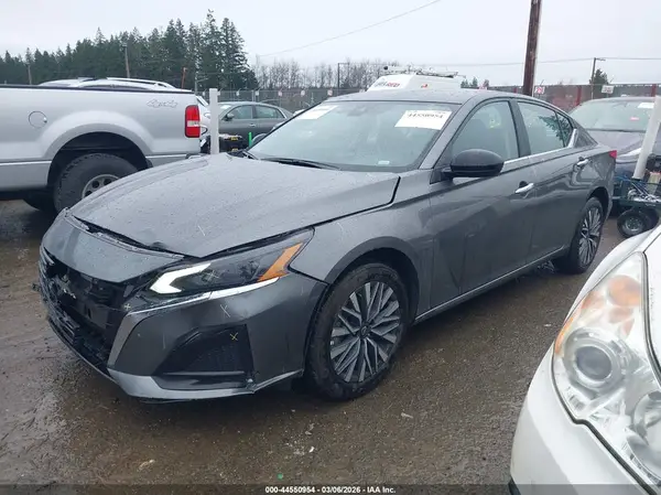 1N4BL4DW8SN373739 2025 NISSAN ALTIMA - Image 2