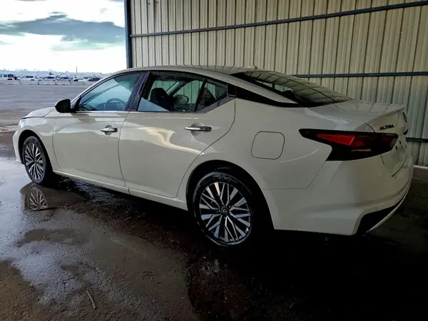 1N4BL4DW8SN374213 2025 NISSAN ALTIMA - Image 2