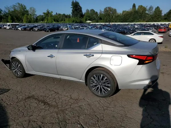 1N4BL4DW8SN383283 2025 NISSAN ALTIMA - Image 2