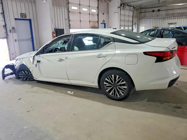 1N4BL4DW8TN306592 2026 NISSAN ALTIMA - Image 2