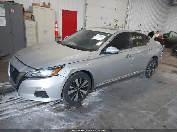 1N4BL4DW9NN352449 2022 NISSAN ALTIMA - Image 2
