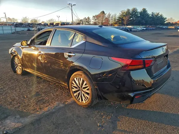 1N4BL4DW9RN300258 2024 NISSAN ALTIMA - Image 2