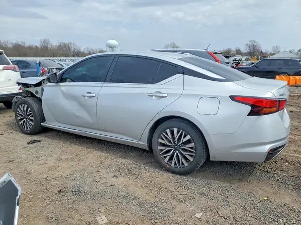 1N4BL4DW9RN332434 2024 NISSAN ALTIMA - Image 2