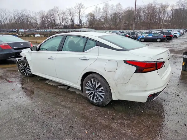 1N4BL4DW9RN347841 2024 NISSAN ALTIMA - Image 2