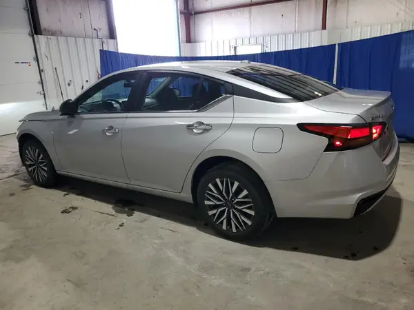 1N4BL4DW9SN410975 2025 NISSAN ALTIMA - Image 2