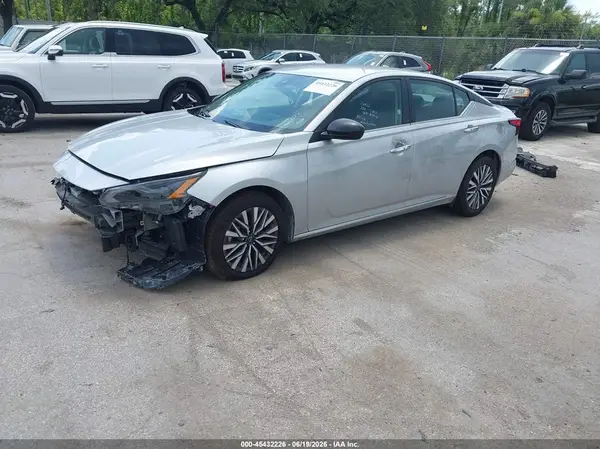 1N4BL4DW9SN423466 2025 NISSAN ALTIMA - Image 2