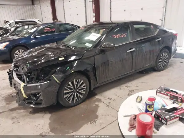 1N4BL4DWXPN415643 2023 NISSAN ALTIMA - Image 2